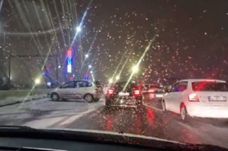 Šta se ovo dešava u Beogradu? Još jedan lančani udes u prestonici i to na Mostu na Adi (VIDEO)