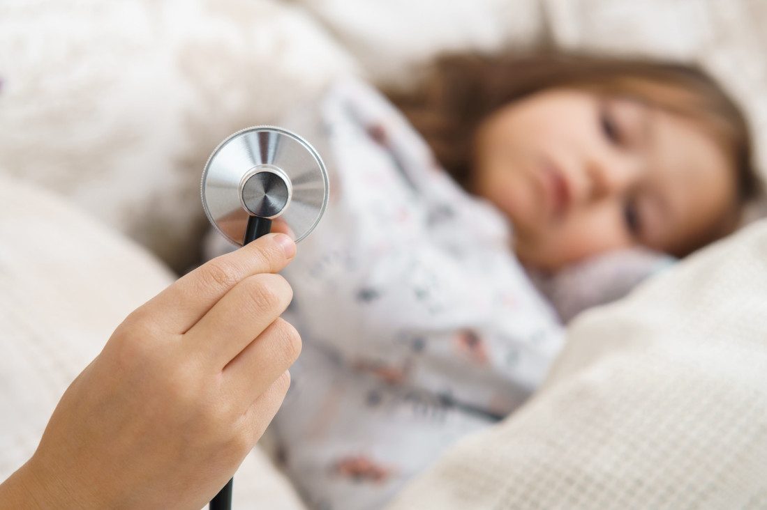 Treba li voditi dete u vrtić kada kašlje i curi mu nos, ali nema temperaturu? Roditeljska debata koja je zapalila mreže!