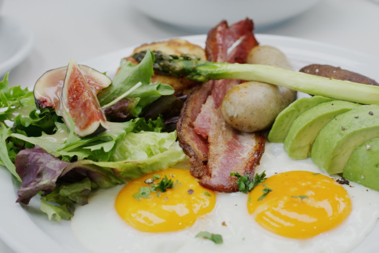 Verovali ili ne, postoji i to: Zdrave zamene za beli hleb koje zasićuju, a ne goje