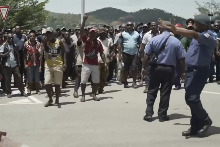 Papua Nova Gvineja: Štrajk policije i nasilje na ulicama, najmanje 15 mrtvih