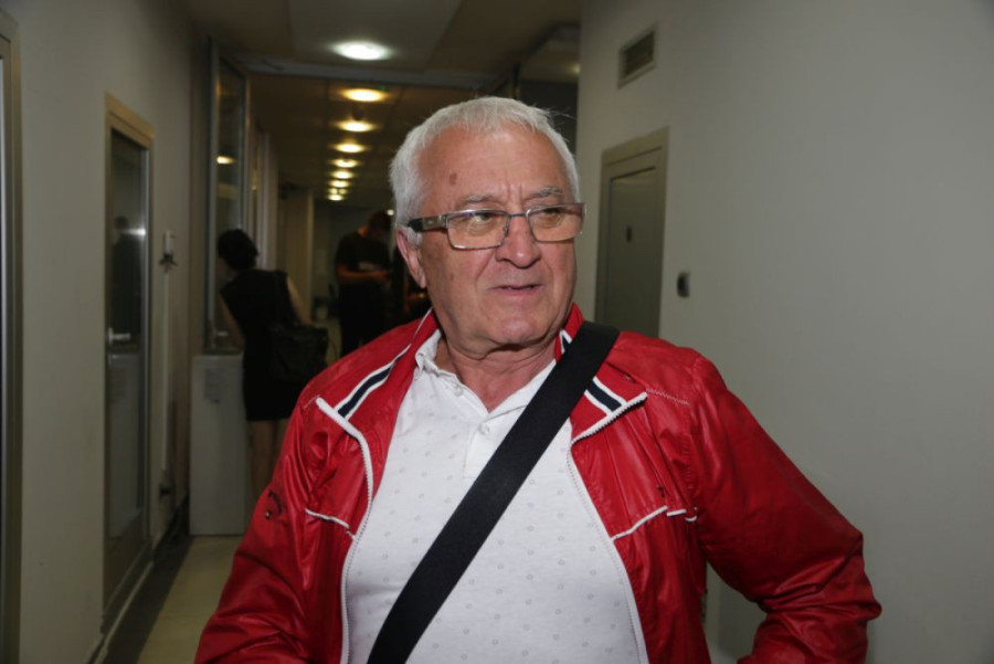 Eru blokader napao na vašaru u Šapcu! Udario ga pesnicom u stomak - Atina Ferari sve videla
