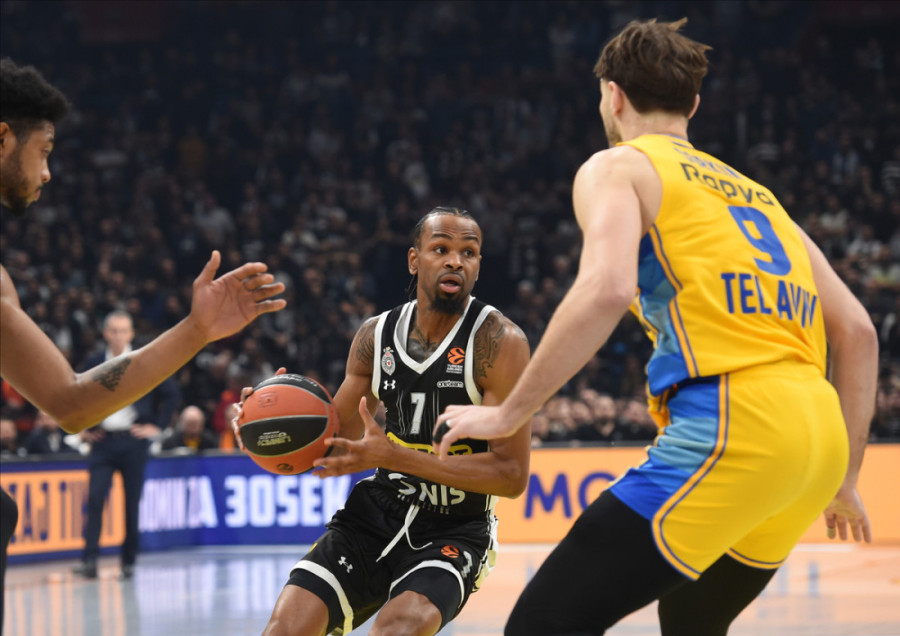 Partizan ima tim za velika dela! Crno-belima pretila bruka, a onda - čudo! Makabi pao posle minus 24!