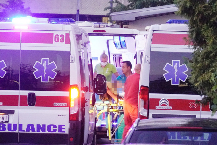 U tunelu u Lazarevcu pronađen onesvešćen muškarac! Iznet na nosilima, pa hitno prebačen u bolnicu!