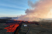 Nova erupcija vulkana na Islandu - lava stigla do grada, gore kuće: "Ovo ne izgleda dobro" (VIDEO)