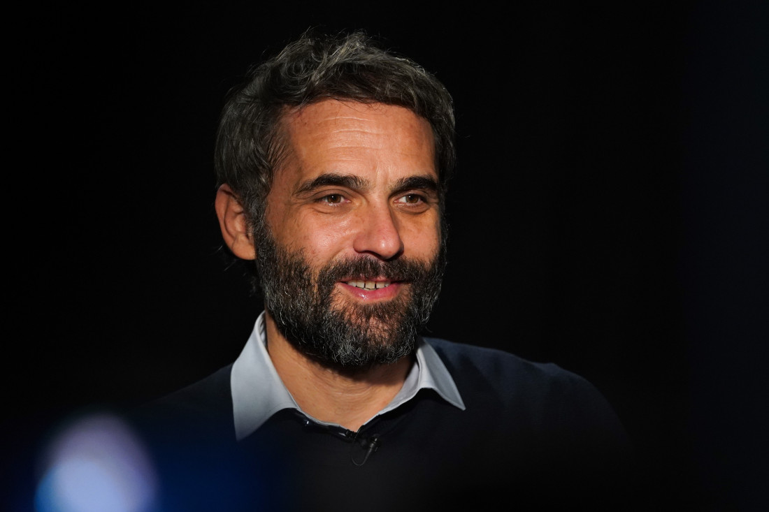 Ovakvog ga još nismo gledali: Raša Bukvić kao prepotentni lik urbanog Beograda u nastavku "Azbuke našeg života" (FOTO/VIDEO)