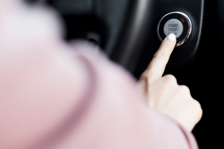 Nemojte da se igrate sa tim: Trajno gašenje jednog dugmeta u automobilu može papreno da vas košta