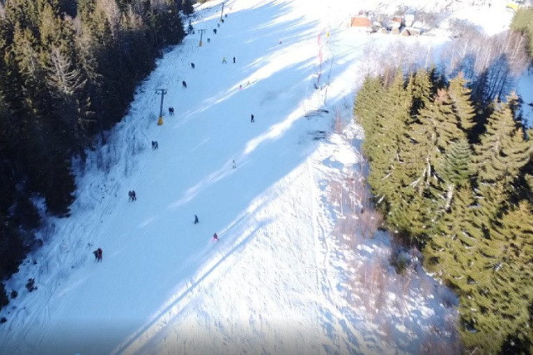 Skijaši, pravac na Zlatar! Konačno je počela sezona, evo koliko košta dnevni ski-pas (FOTO)