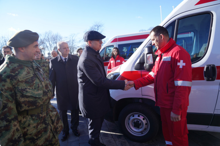 Uprava za vojno zdravstvo dobila 15 novih sanitetskih vozila