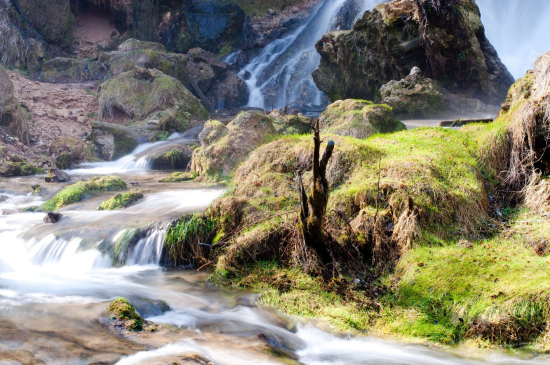 Zlatiborsko selo kandidat za titulu najlepšeg na svetu: Posetioce oduševljavaju vodopadi (FOTO/VIDEO)