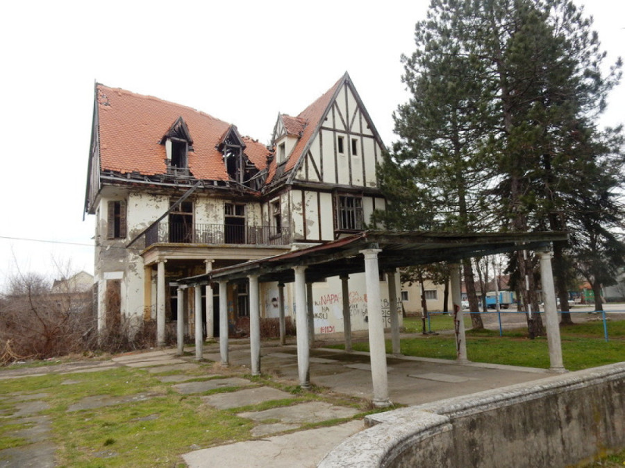 Renoviranje vile Teokarovića kod Leskovca: Lepotica neće biti zaboravljena, čeka se najbolja ponuda!