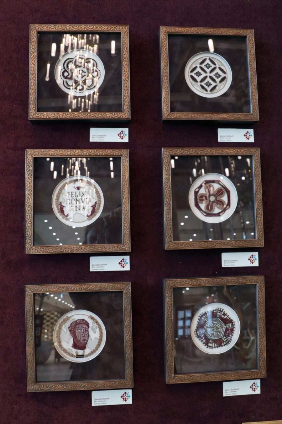 David sa srpskim vezom krenuo u osvajanje modne scene: Mladić iz Zaječara napravio revoluciju u starom zanatu