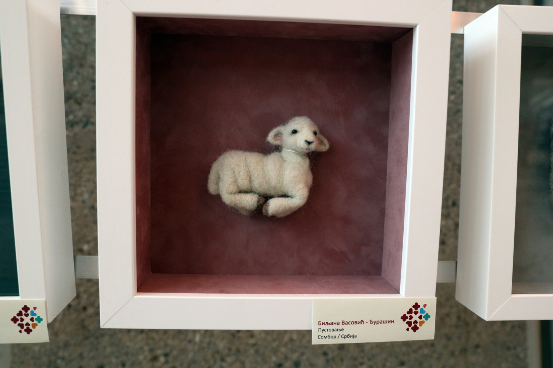 Srpske pletilje napravile pojas za kineskog predsednika: Stari zanat sve popularniji u Srbiji, a može i da se dobro zaradi (FOTO)