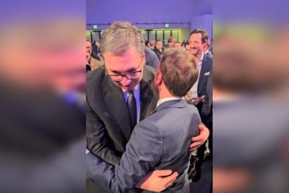 Srdačan susret Vučića i Makrona: Predsednik Srbije zahvalio francuskom kolegi, koji je deo svog izlaganja posvetio našoj zemlji (VIDEO)