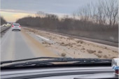 Šta je ovo na Obrenovačkom drumu? Prizor šokirao vozače! (VIDEO)