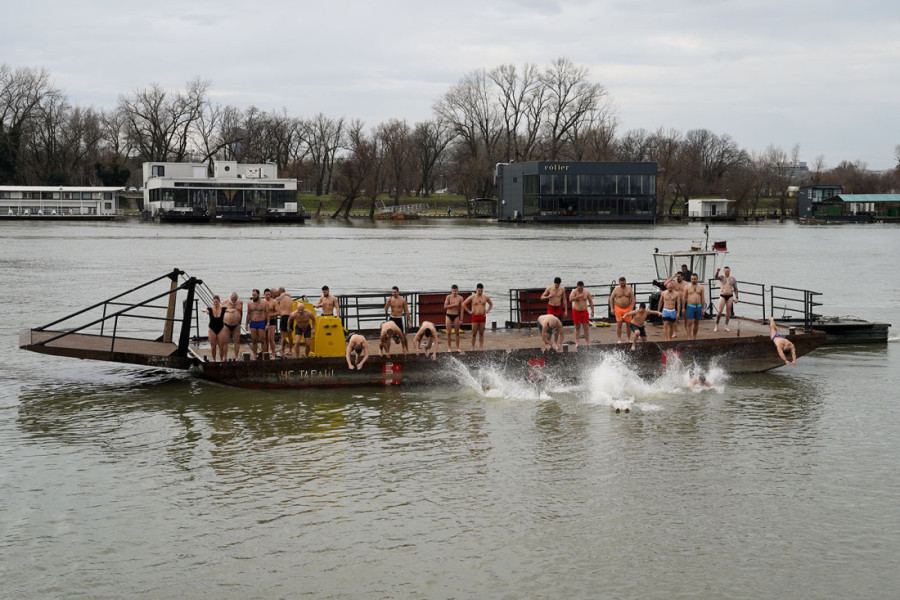 Podvig kao dug Bogu i Srbiji: Do Časnog krsta na Savi stiglo 35 učesnika - svi su proglašeni pobednicima! (FOTO)