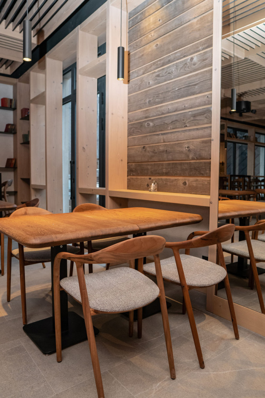 Ovako izgleda restoran koji se uskoro otvara u kompleksu gde je Grašo kupio apartman, najavljen je i koncert