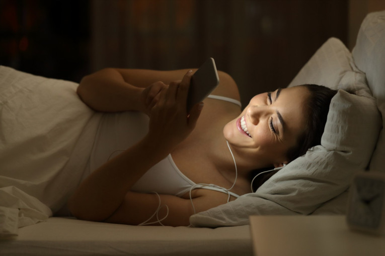 Meta najavila: Slaćemo vašim tinejdžerima automatske poruke pred spavanje