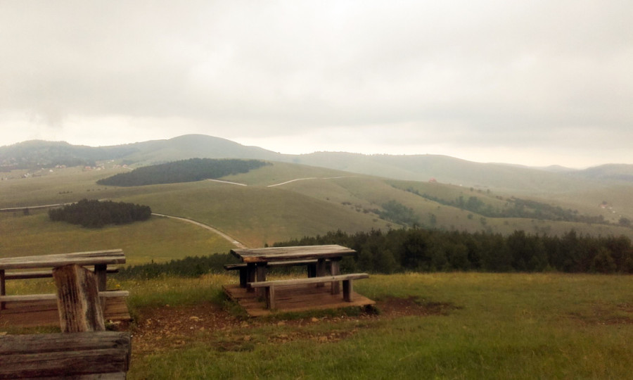 Sneg je okovao Srbiju, ali se oni ne daju: Struja ponovo u većini domova!