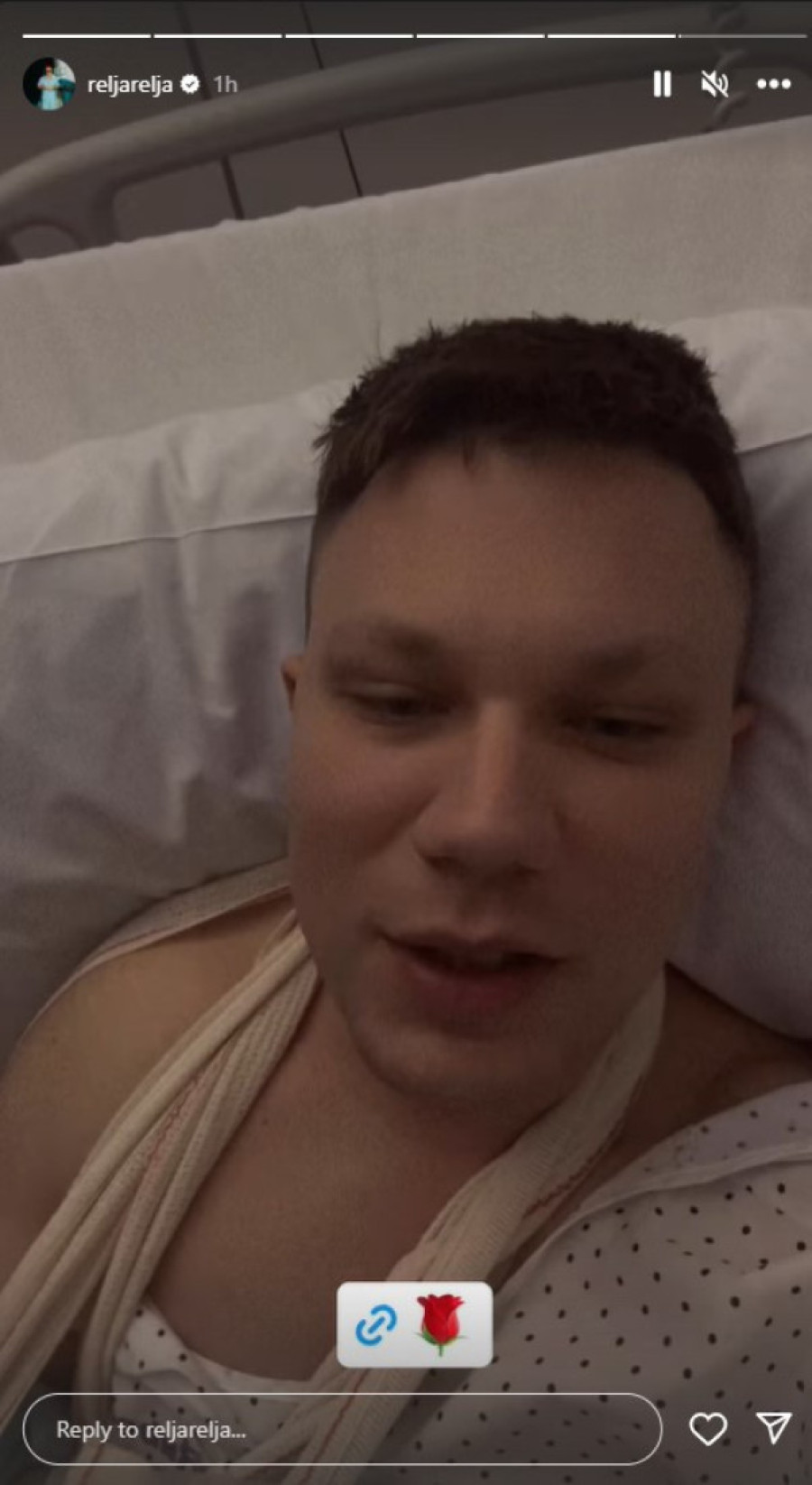 Relja Popović podelio snimke iz bolnice posle operacije: Supruga Nikolija sve vreme uz njega (FOTO)