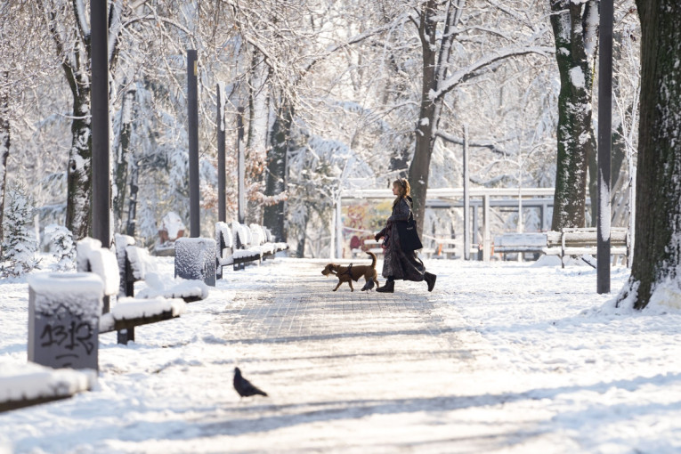 Najnvoije upozorenje RHMZ: Temperatura pada i na -7, biće i snega u ovom delu Srbije!