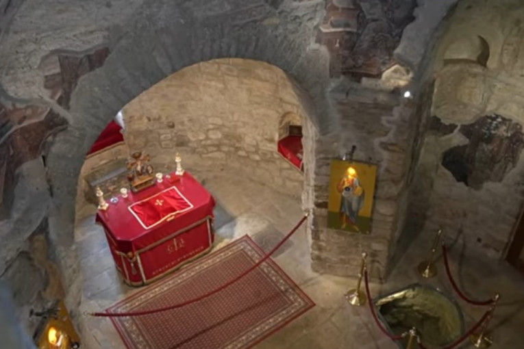 Manastir palili, a crkvu opljačkali: Svetinje sa juga Srbije na meti