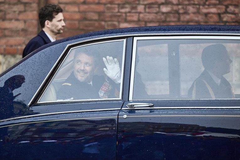 Danski kralj Frederik na slavljeničkoj službi: Prva poseta van danske prestonice otkako je stupio na dužnost! (FOTO)