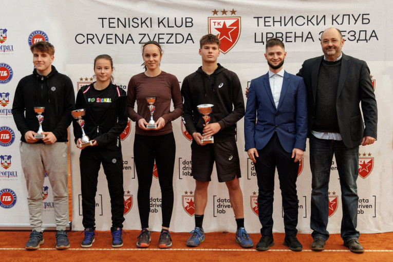 Anastasija i Pavle sezonu počeli trofejima! Osvojili pehare na Zvezdinom Božićnom turniru! (FOTO)