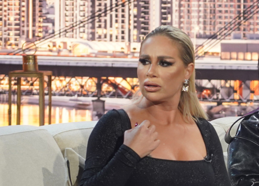 Selma Bajrami poslednjim komentarom ponovo isprovocirala: "Smejaćeš se od muke kad budeš pevala za 15 evra" (FOTO)