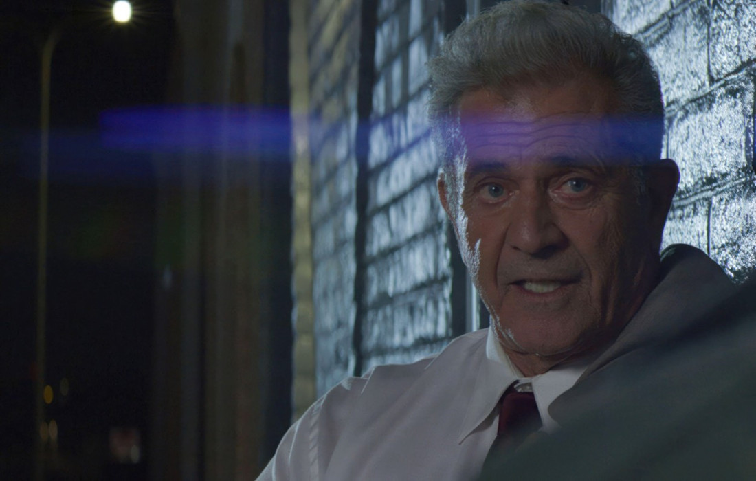 Izgorela velelepna kuća poznatog glumca: Od luks vile ostao pepeo, samo su kokoške preživele!