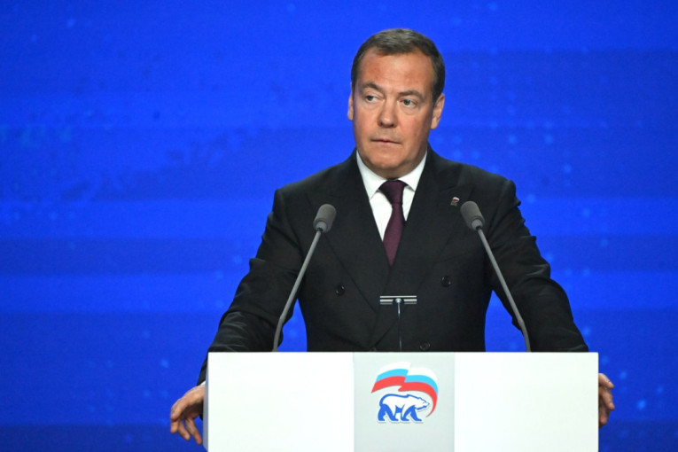 Medvedev okrivio Kijev za pad vojnog aviona: To je posledica borbe neonacističkih elita u Ukrajini