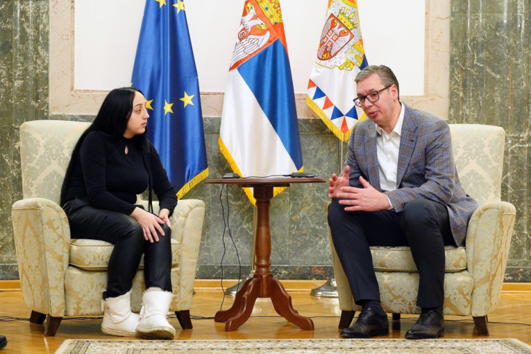 Vučić se sastao sa Maricom Mihajlović: "Jako mi je žao i jako mi je teško, dete da vratimo ne možemo"