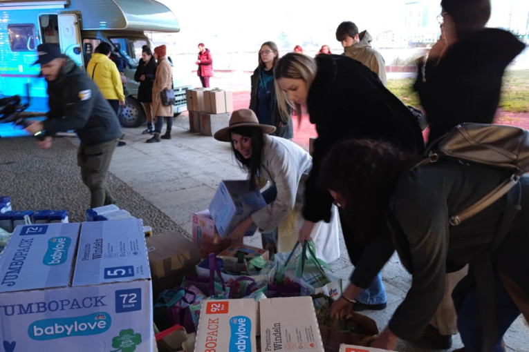 Humanost na delu! Veliki broj donacija građana kuhinjici za bebe! Doneli hranu i potrepštine, a podržala ih i Marija Šerifović! (FOTO/VIDEO)