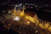 Slovačka na nogama! Hiljade građana protestovale zbog plana za izmenu krivičnog zakona (VIDEO)