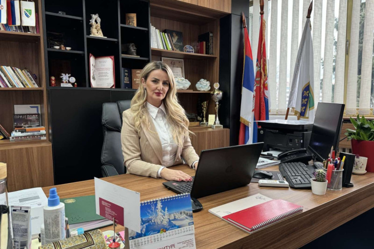 Dom kulture u Prijepolju konačno dobio zvaničnu legalizaciju: Zgrada koju nagriza zub vremena može da se adaptira (FOTO)