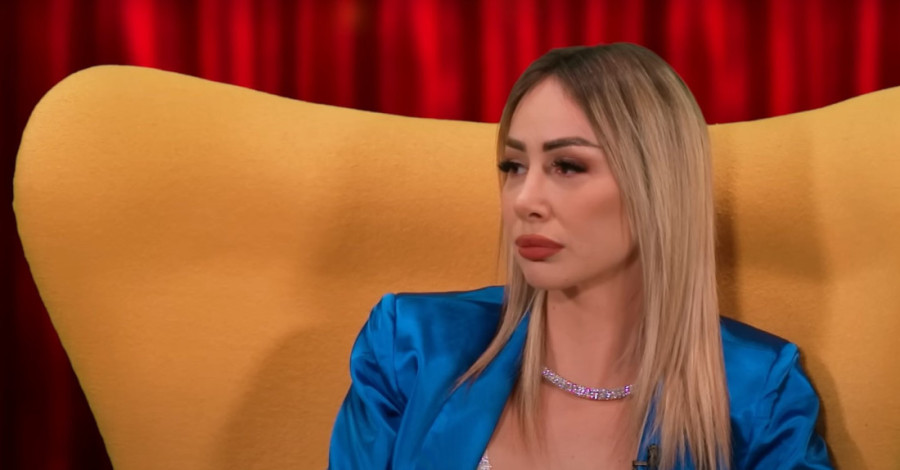 Otac Mace Diskrecije je bogati pevač! Ne želi da čuje za starletu, koja tuguje zbog toga!