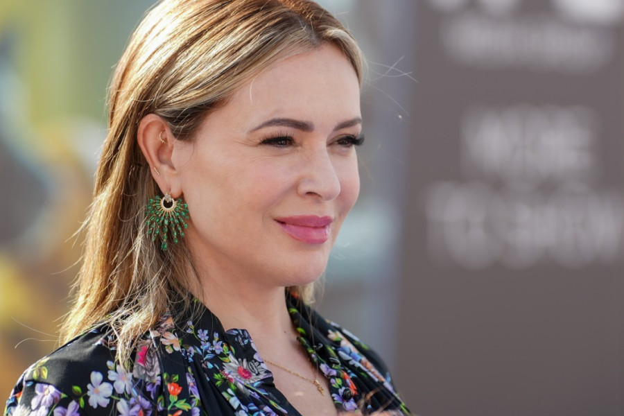 Lepa glumica vadi silikone iz grudi: Danas oslobađam telo koje je bilo seksualizovano i zlostavljano