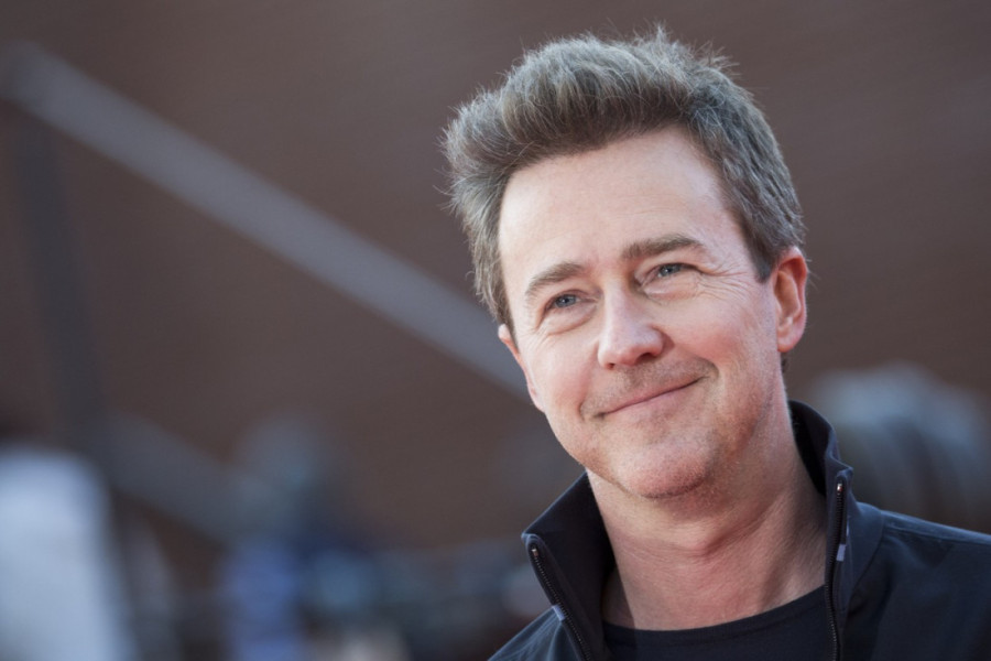 Pedro Paskal otkrio strašan trenutak u karijeri: Veliku ulogu mu preoteo drugi glumac, a on preživljavao radeći kao konobar (FOTO/VIDEO)