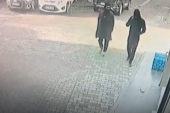 Kamere snimile napadače u Istanbulu: Ciljali su samo jednog čoveka koji je bio na misi u crkvi (VIDEO)