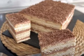 Recept dana: Ukusna keks torta sa dva čokoladna fila, ne peče se, a savršeno pristaje uz kafu (VIDEO)