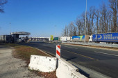 Preko 26 sati čekaju po kamionima: Kolaps na graničnom prelazu Batrovci, formirana kolona teretnjaka duga pet kilometara (FOTO)