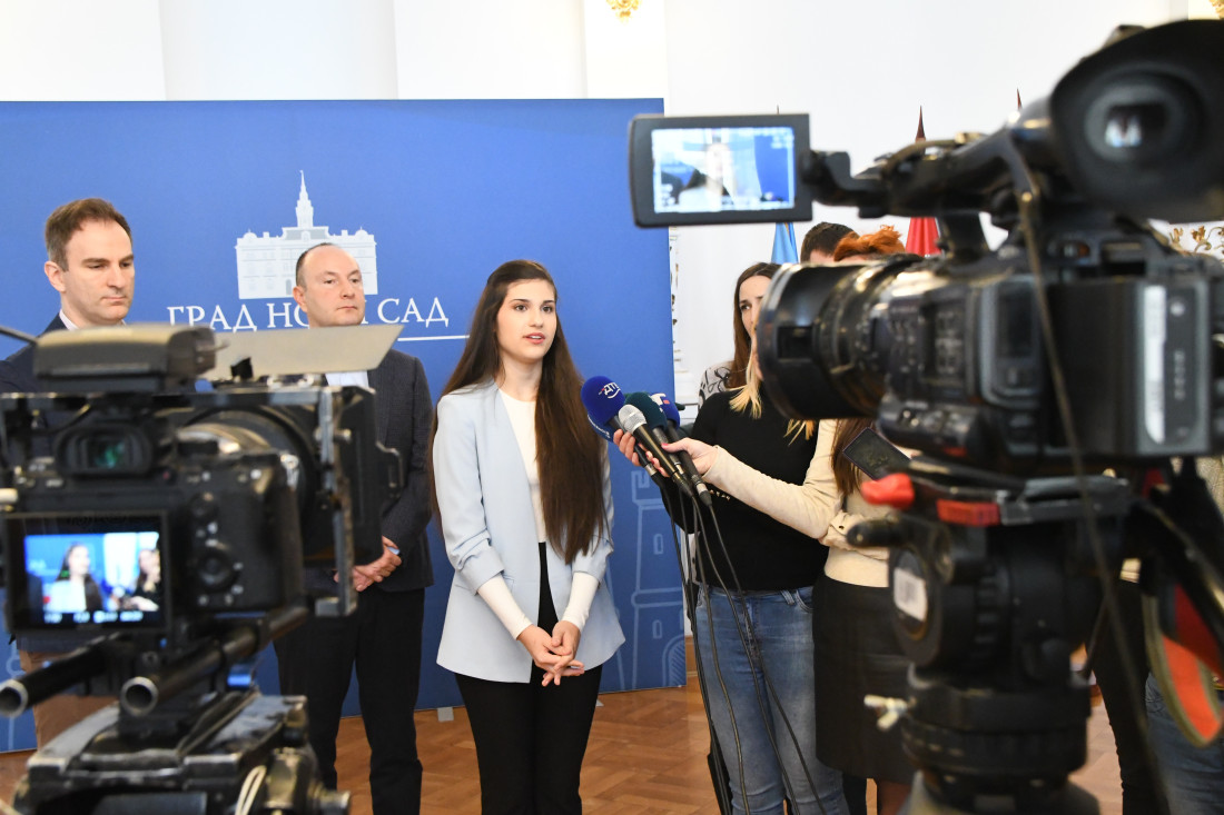 Gradonačelnik Novog Sada Milan Đurić sa Lanom Zorjan, prvom dobitnicom "Oskara" u klasičnoj muzici: Sledi koncert u Gradskoj kući (FOTO)