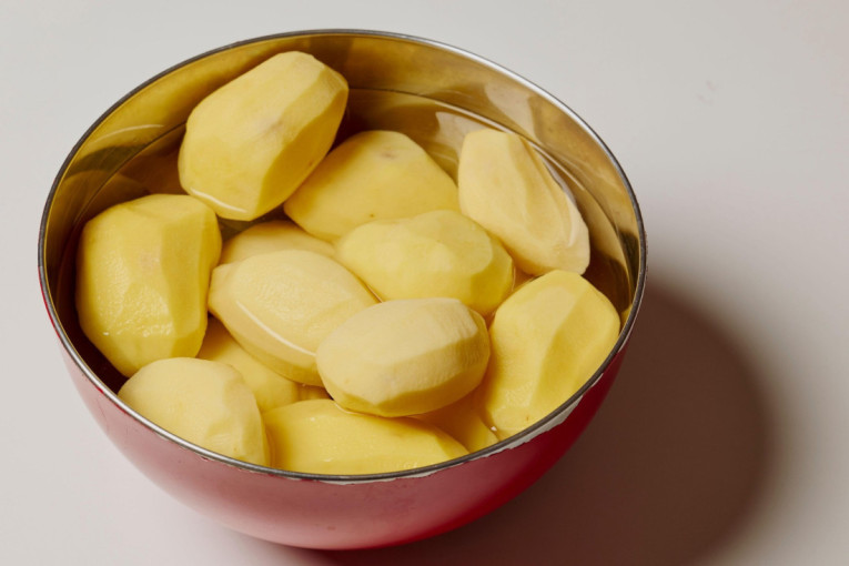 Naučite kako da sprečite proklijavanje krompira: Tradicionalni trikovi naših baka za svežinu tokom cele godine