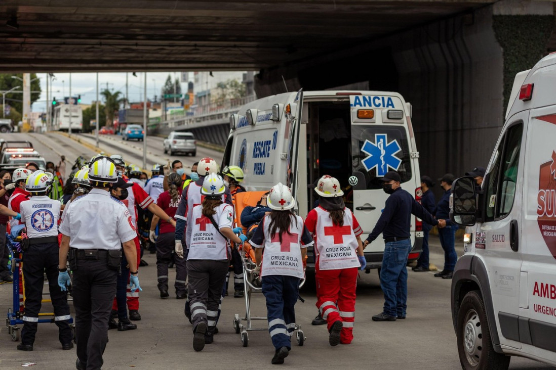 Jeziva saobraćajna nesreća u Meksiku: U sudaru autobusa i kamiona poginulo najmanje 19 osoba!