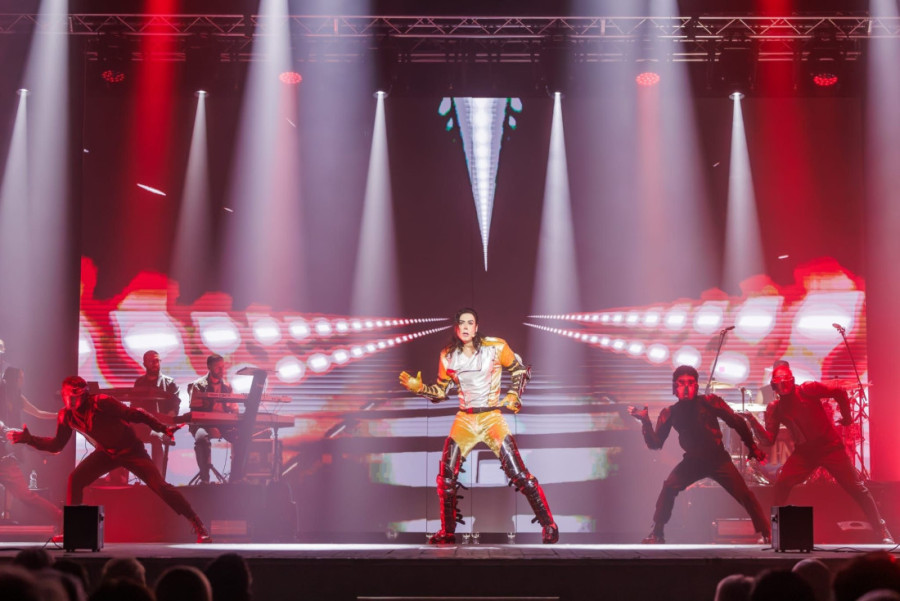 U Beograd stiže najbolji svetski imitator Majkla Džeksona: Imaćete utisak da je kralj popa na sceni (FOTO)