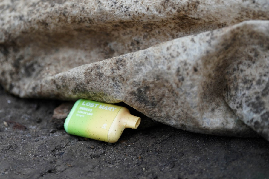 Od danas su u ovoj zemlji vejpovi zabranjeni! Mladi zavisni, čak ih drže ispod jastuka dok spavaju