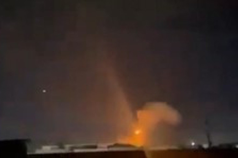 Snimci pogođene američke baze: Izbio ogroman požar nakon raketnog udara u Siriji - oglasilo se sirijsko ministarstvo odbrane
