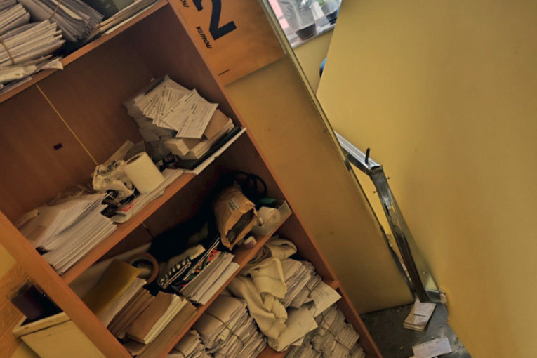 Radnici pošte iz Goraždevca pušteni na slobodu! Policija konfiskovala novac za penzije, oduzela milione