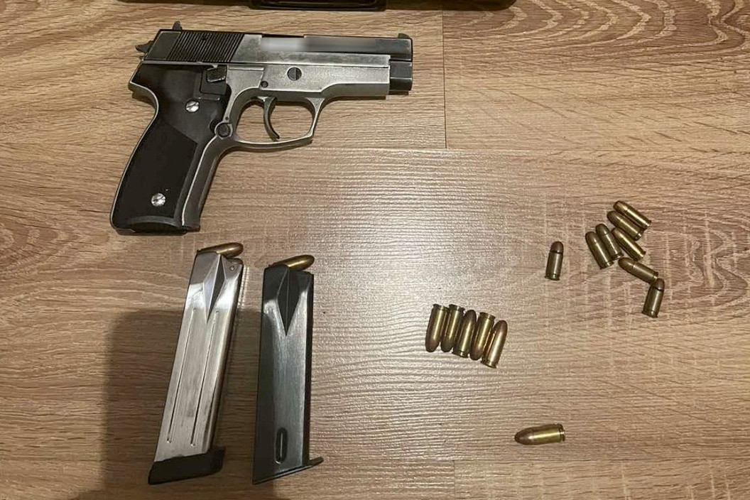 Pištolj ispred sedišta u automobilu: Maloletnik uhapšen u Bačkoj Palanci