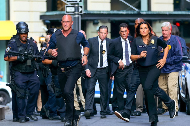 Posle 400 epizoda jedan od vodećih glumaca napušta seriju "Red i zakon": Zameniće ga ovaj kolega (FOTO)