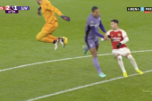Arsenal dao jedan od najbizarnijih golova u derbiju Premijer ligi! Alison se obrukao u Londonu! (VIDEO)